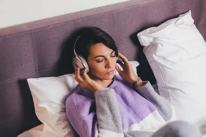 Como a Máquina de Ruido Branco Ajuda a Dormir