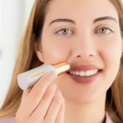 Depiladora Facial Indolor com LED InnovaGoods Black Friday - nacloset