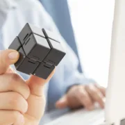 Cubo Infinito Antistresse Kubraniac Brinquedos e Jogos - nacloset