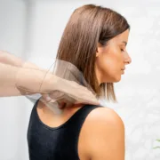 Aparelho de Massagem Recarregável 6D para o Pescoço e Costas Massajadores - nacloset 2