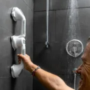 Pega de Segurança Dupla Angular para Banho Acessórios e torneiras - nacloset