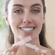 Branqueamento dentário com Tiras Branqueadoras Anticelulíticos - nacloset 2