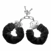 Algemas S Pleasures Furry Preto Algemas, mordaças e braçadeiras - nacloset