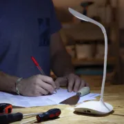 Lâmpada de Mesa Tátil Recarregável LED Lum2Go InnovaGoods Candeeiros - nacloset 2