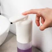 Dispensador Automático Recarregável de Sabonete em Espuma Bitefom InnovaGoods Acessórios e torneiras - nacloset 2