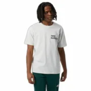 Camisola de Manga Curta Homem New Balance Nb Essentials Graphic 1 Sah Branco Moda | Acessórios - nacloset 2