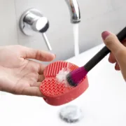 Produto para a limpeza de pincéis de maquilhagem Heart InnovaGoods Acessórios e organizadores - nacloset