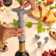 Bomba de Vácuo e Tampas para Vinho Winuum InnovaGoods (4 tampões) Black Friday - nacloset 2