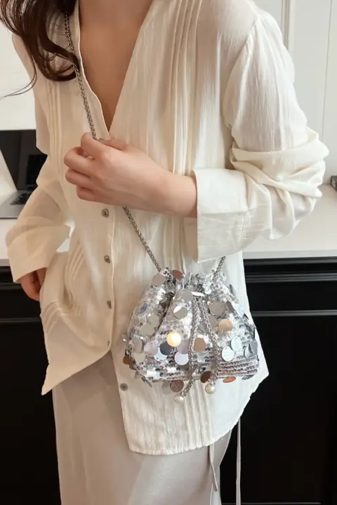 Bolsa transversal de lantejoulas com corrente Carteiras e Bolsas - nacloset 4 Bolsa transversal de lantejoulas com corrente Carteiras e Bolsas - nacloset 4