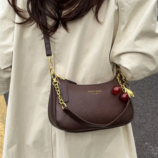 Versatile transverse shoulder bag with chain Cartrails and Bags - NAcloset 2 Versatile transverse shoulder bag with chain Cartrails and Bags - NAcloset 2