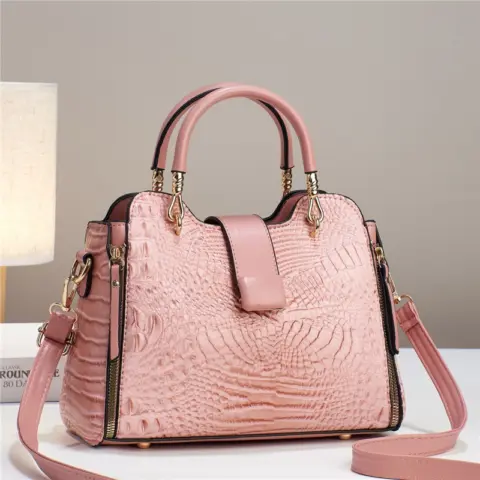 Female transverse bag with crocodile print, large capacity Wallets and Bags - NAcloset 10 Female transverse bag with crocodile print, large capacity Wallets and Bags - NAcloset 10