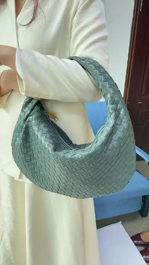Bolsa feminina grande de tecido trançado (grande capacidade) Carteiras e Bolsas - nacloset 11