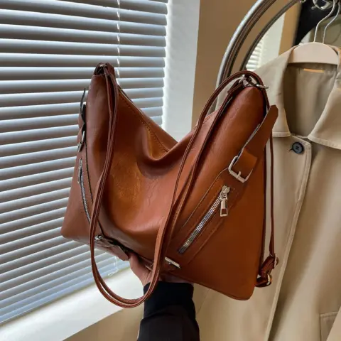 Bolsa de ombro moderna e espaçosa, ideal para o dia a dia Carteiras e Bolsas - nacloset 5