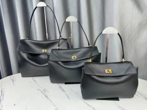 Bolsas de mão em Couro (3 tamanhos) Carteiras e Bolsas - nacloset 5
