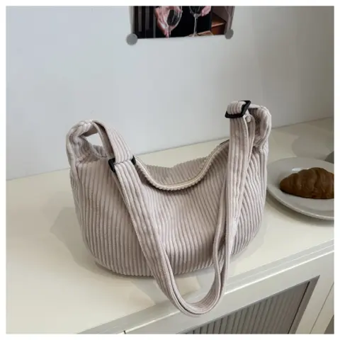 Bolsa romântica de grande capacidade em meia-lua (estilo japonês) Carteiras e Bolsas - nacloset 8 Bolsa romântica de grande capacidade em meia-lua (estilo japonês) Carteiras e Bolsas - nacloset 8