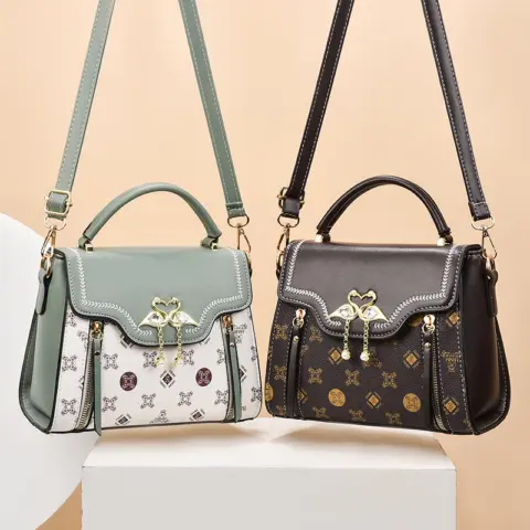 Small, square, female transverse bag Wallets and Bags - NAcloset 3