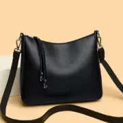 Genuine, elegant and versatile leather cross-sectional bag NAcloset Genuine, elegant and versatile leather cross-sectional bag NAcloset