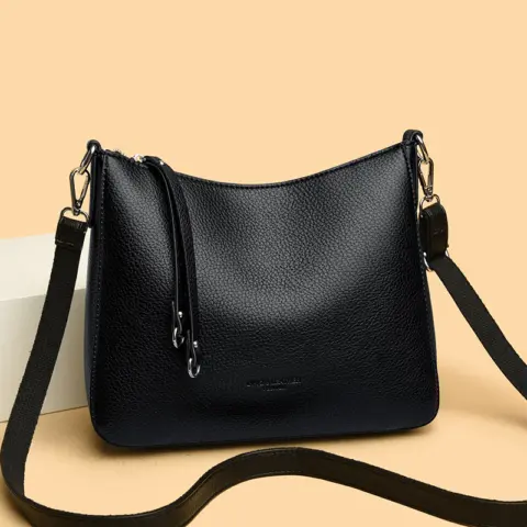 Genuine, elegant and versatile leather cross-sectional bag NAcloset Genuine, elegant and versatile leather cross-sectional bag NAcloset