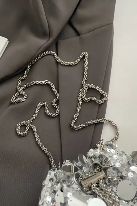 Bolsa transversal de lantejoulas com corrente Carteiras e Bolsas - nacloset 12 Bolsa transversal de lantejoulas com corrente Carteiras e Bolsas - nacloset 12