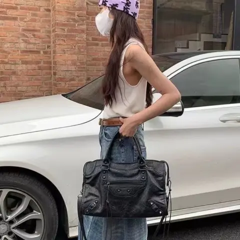Bolsa Rivet Casual feminina moderna (Grande Capacidade) Carteiras e Bolsas - nacloset 4 Bolsa Rivet Casual feminina moderna (Grande Capacidade) Carteiras e Bolsas - nacloset 4