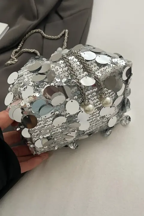 Bolsa transversal de lantejoulas com corrente Carteiras e Bolsas - nacloset 11 Bolsa transversal de lantejoulas com corrente Carteiras e Bolsas - nacloset 11