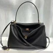 Bolsas de mão em Couro (3 tamanhos) Carteiras e Bolsas - nacloset 2