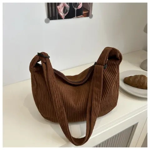 Bolsa romântica de grande capacidade em meia-lua (estilo japonês) Carteiras e Bolsas - nacloset 7 Bolsa romântica de grande capacidade em meia-lua (estilo japonês) Carteiras e Bolsas - nacloset 7
