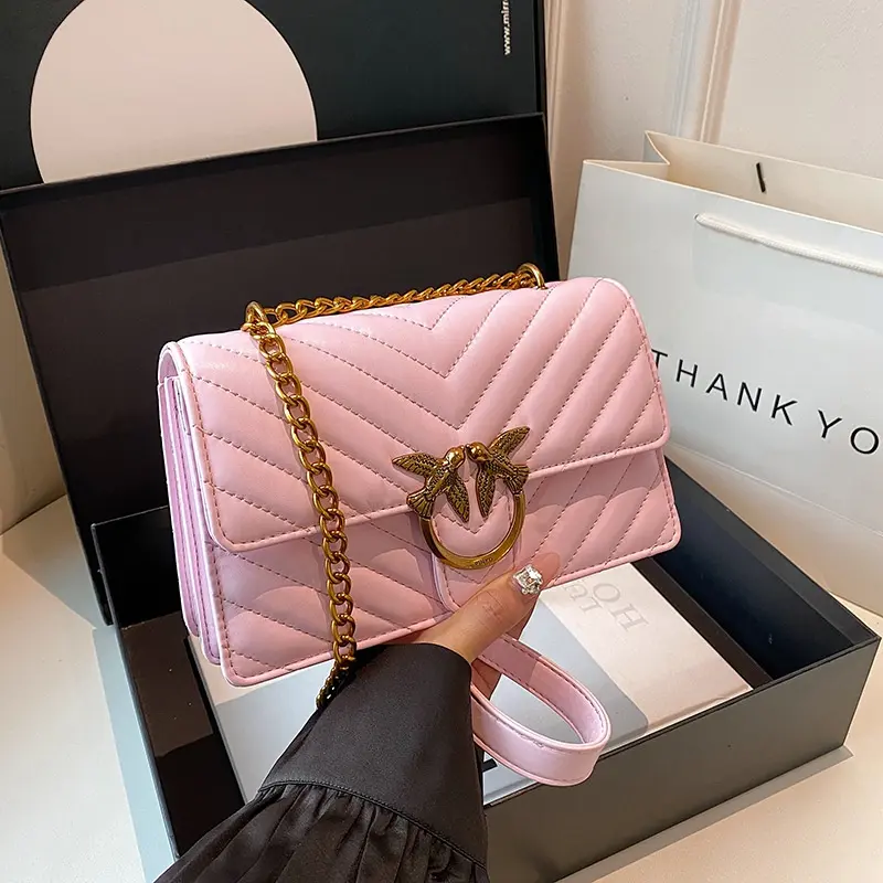Female transverse bag with chain, elegant and versatile, to use on shoulder Bags and wallets - NAcloset 2 Female transverse bag with chain, elegant and versatile, to use on shoulder Bags and wallets - NAcloset 2