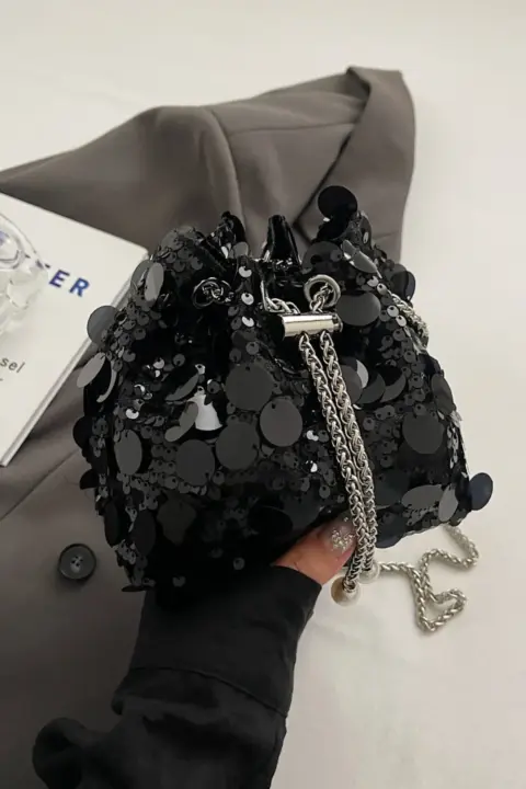 Bolsa transversal de lantejoulas com corrente Carteiras e Bolsas - nacloset 21 Bolsa transversal de lantejoulas com corrente Carteiras e Bolsas - nacloset 21