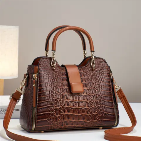 Female transverse bag with crocodile print, large capacity Wallets and Bags - NAcloset 6 Female transverse bag with crocodile print, large capacity Wallets and Bags - NAcloset 6