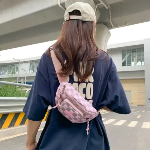 Bolsa de cintura transversal de nylon xadrez com alça ajustável Bolsa de cintura - nacloset 9