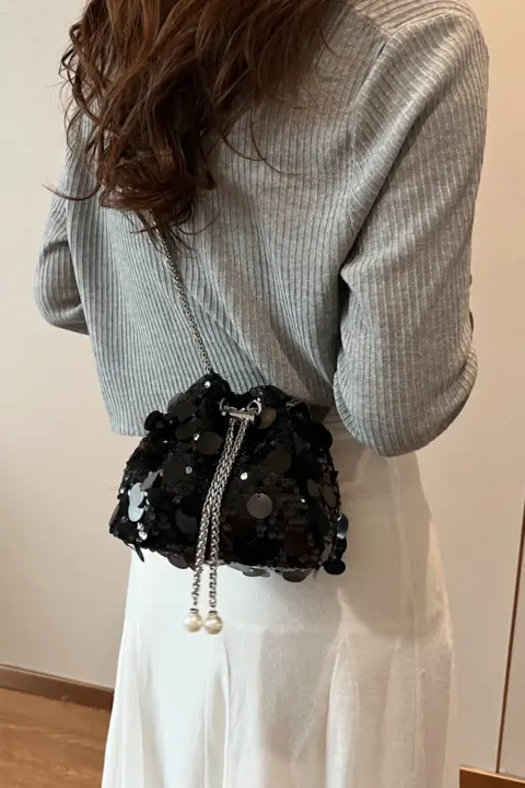 Bolsa transversal de lantejoulas com corrente Carteiras e Bolsas - nacloset 16 Bolsa transversal de lantejoulas com corrente Carteiras e Bolsas - nacloset 16