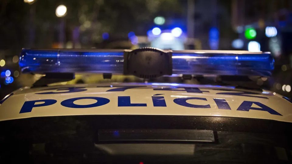 Shoots Matosinhos, makes five wounded and is now identified. She's 19