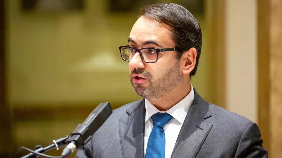 PS wants to know if there are any more government agreements with Enough