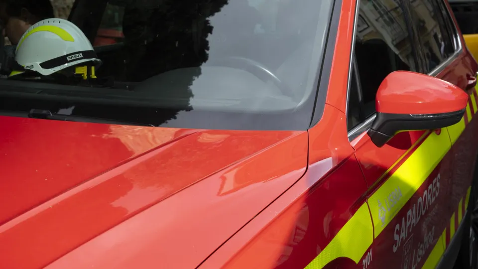 Fire in prefabricated houses leaves 29 people homeless in Faro