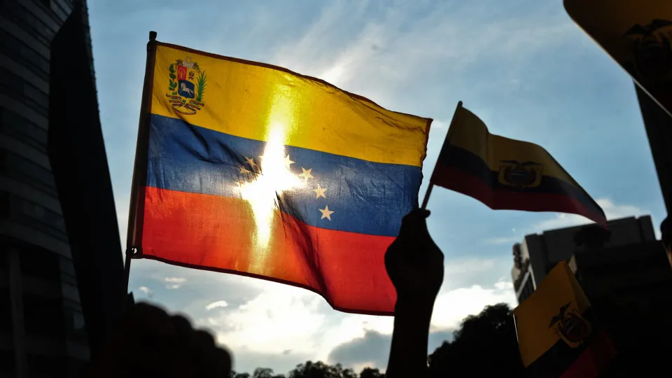 Venezuela apresenta reformas para combater inflação