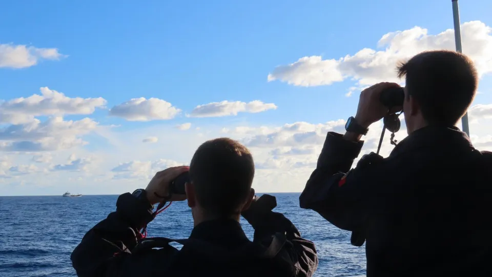 Navy coordinates rescue of Senegalese south of Pico.