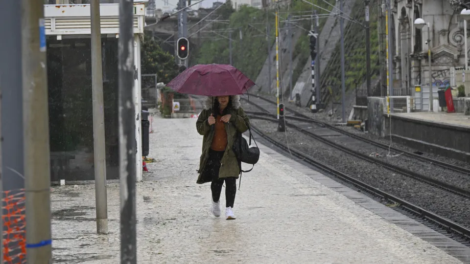 Setúbal e Beja sob aviso laranja devido à trovoada e chuva forte