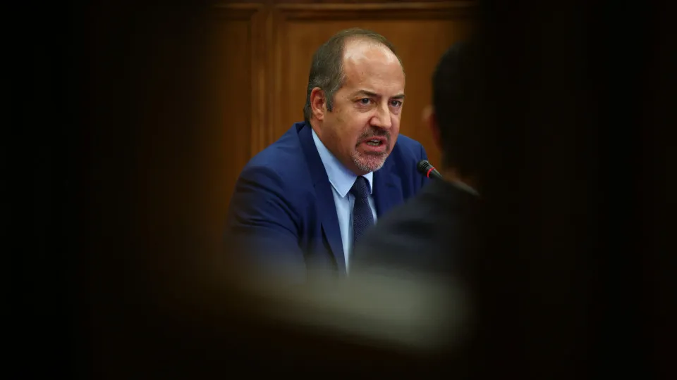 Da sede às regras na habitação: o 1.º ano de Santos Pereira no BdP