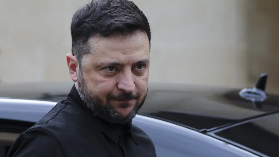 Zelensky exige estar presente em reunião entre EUA, Rússia e China