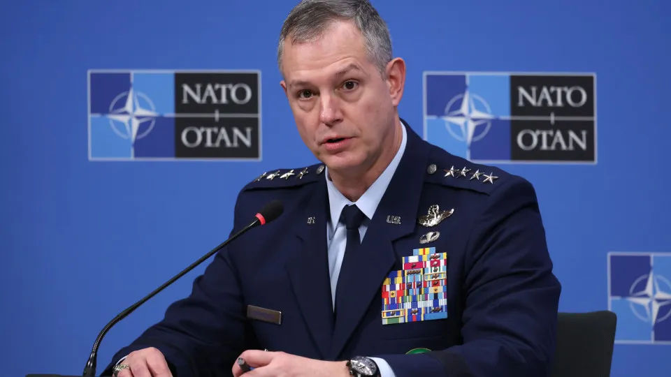Comandante da NATO vai apresentar
