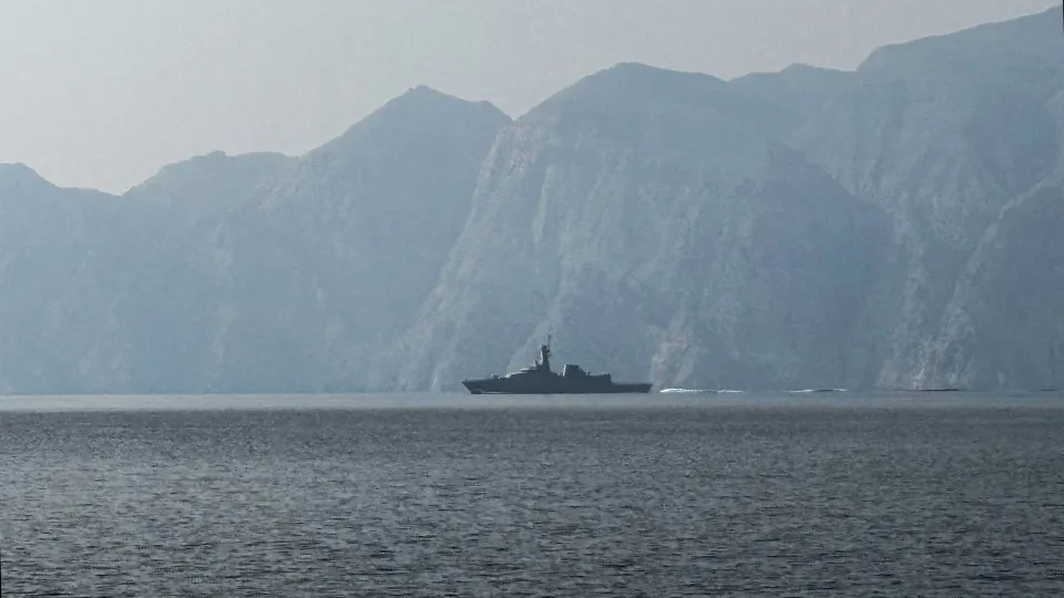 Guarda Revolucionária do Irão reivindica ataque a navio em Ormuz
