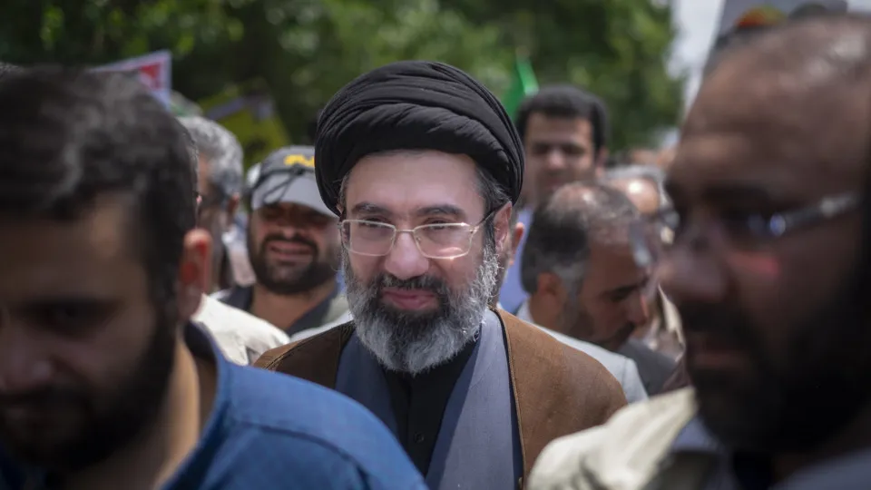 Ayatollah Mojtaba Khamenei adverte EUA contra retoma de ataques