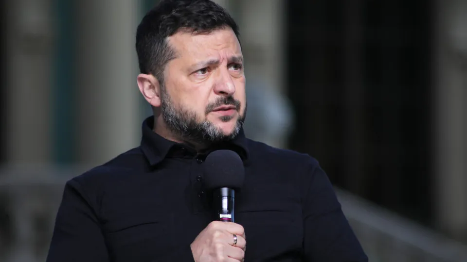 Zelensky critica alívio de sanções sobre gasóleo russo: