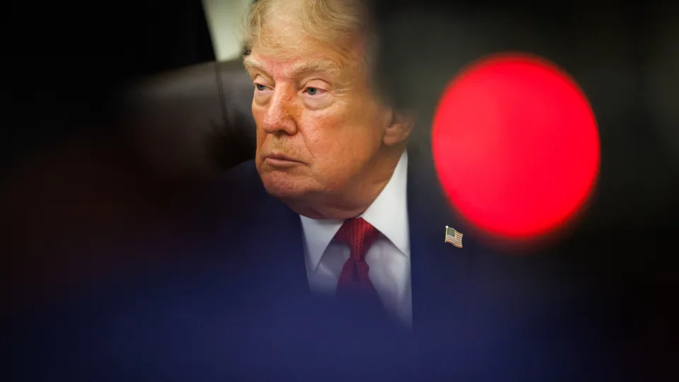 Governo Trump suspende deportação de 100 mil ucranianos e sudaneses