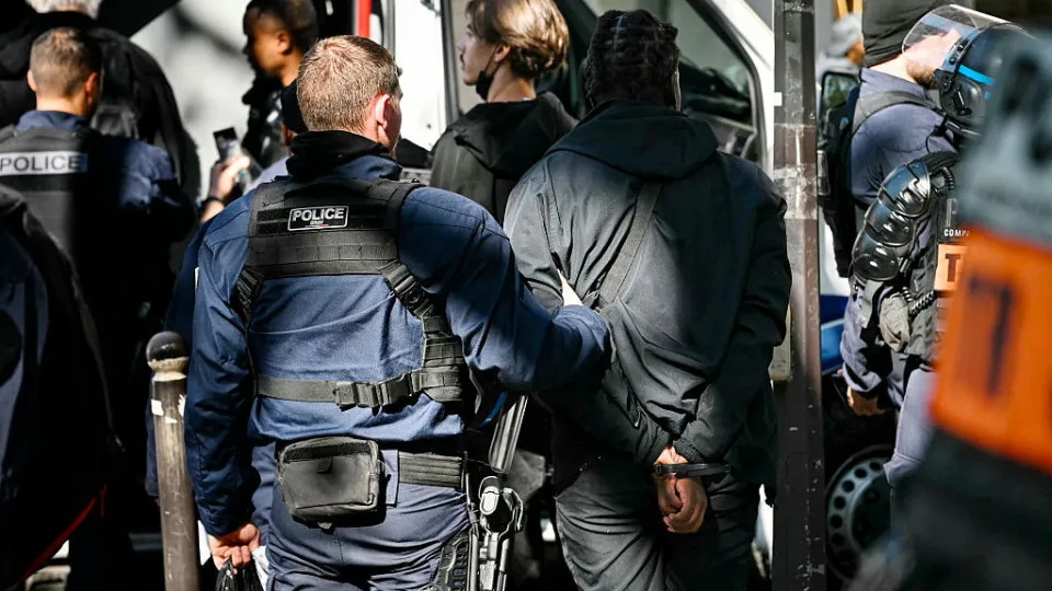More than 400 schools affected by blockades and protests in France