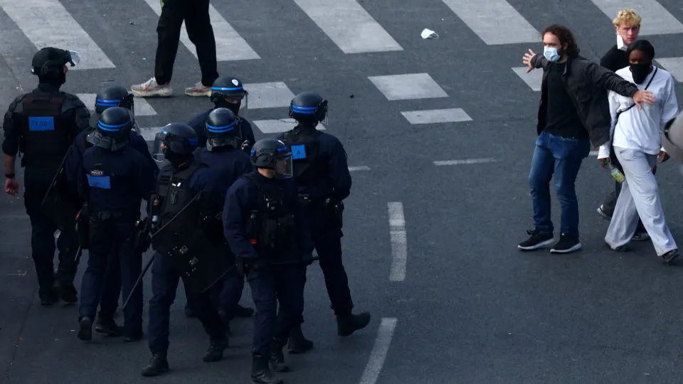 French police accused of violence after student injury