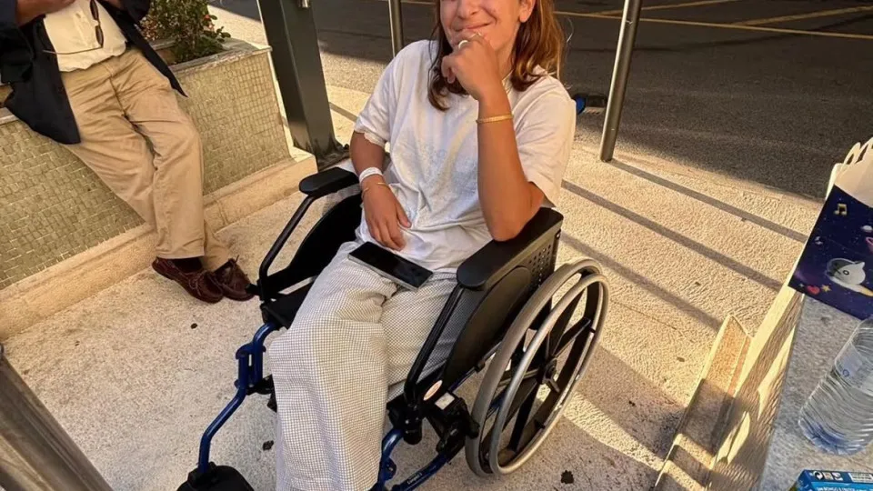 Surfista Mariana Rocha Assis internada no hospital após sintomas inesperados