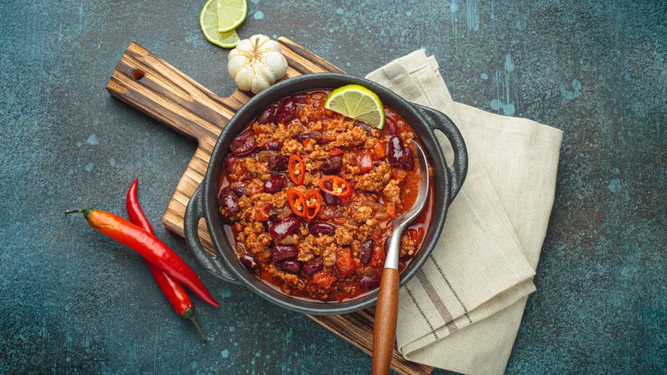 Reconfortante e delicioso! Anote esta receita de chili com carne picada