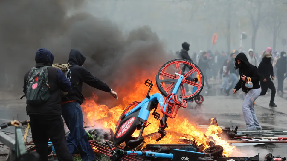 Confrontations between police and demonstrators in Brussels